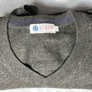 J . CREW  V neck sweater size med